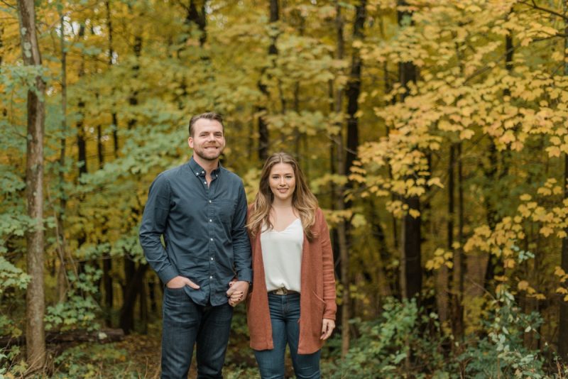 Crisp & Colorful Settler's Ridge Pittsburgh Engagement Session. For more engagement ideas, visit burghbrides.com!