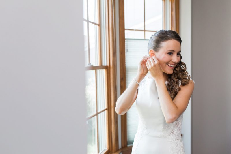 Navy, Burgundy, & Gold Pittsburgh Wedding at SLATE. For more wedding inspiration, visit burghbrides.com!