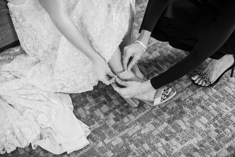 Warm Burgundy & Gold Pennsylvanian Wedding. For more luxury wedding ideas, visit burghbrides.com!