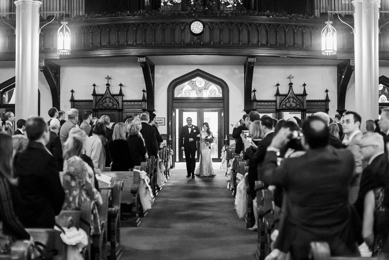 Warm Burgundy & Gold Pennsylvanian Wedding. For more luxury wedding ideas, visit burghbrides.com!