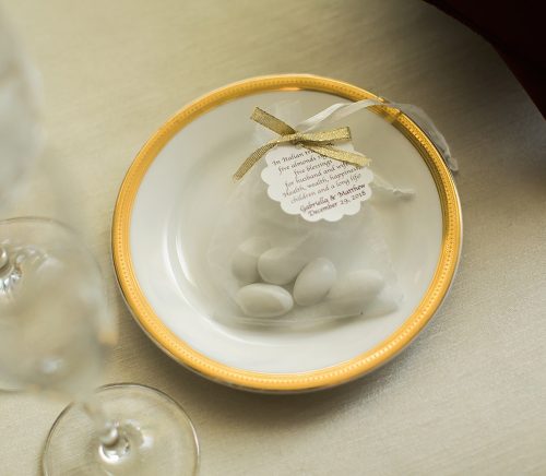 Warm Burgundy & Gold Pennsylvanian Wedding. For more luxury wedding ideas, visit burghbrides.com!