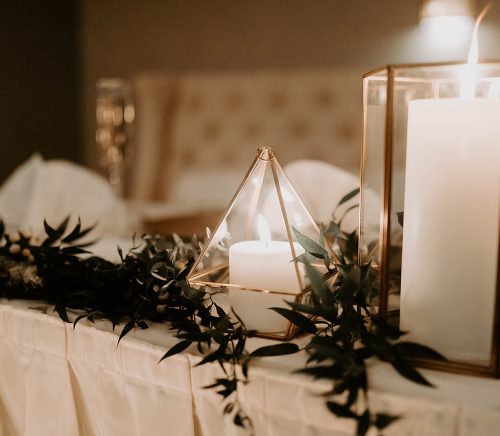 Meaningful Black & Gold Wedding at the Crowne Plaza Pittsburgh South. For more Pittsburgh wedding ideas, visit burghbrides.com!