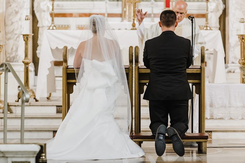 Timeless Black & White Wedding at Southpointe Golf Club. For more classic wedding ideas, visit burghbrides.com!