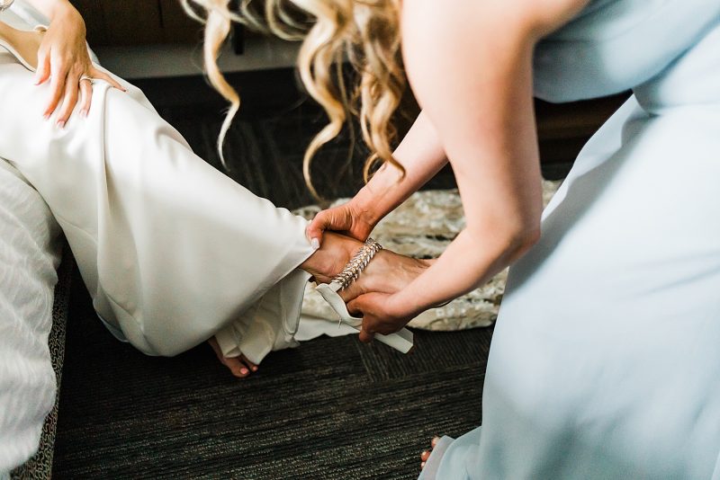 Clean & Classic Valley Brook Country Club Wedding. For more classic wedding ideas, visit burghbrides.com!