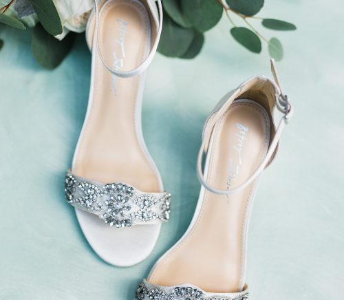 Intimate Watercolor Wedding at the Century Inn. For more micro wedding ideas, visit burghbrides.com!