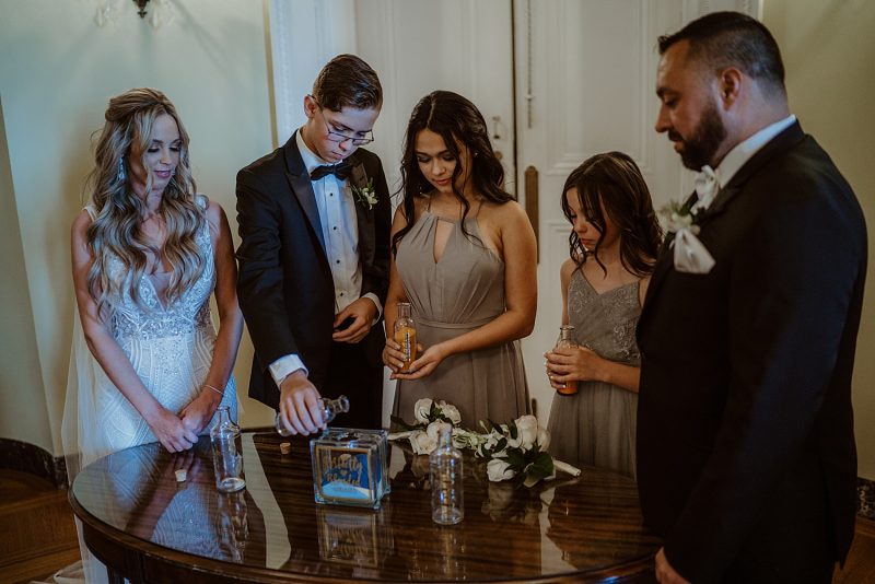 Chic Family-Focused Wedding at the DoubleTree Youngstown. For more elegant wedding ideas, visit burghbrides.com!