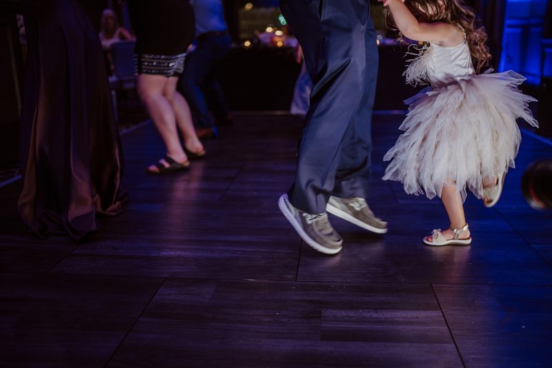 Chic Family-Focused Wedding at the DoubleTree Youngstown. For more elegant wedding ideas, visit burghbrides.com!