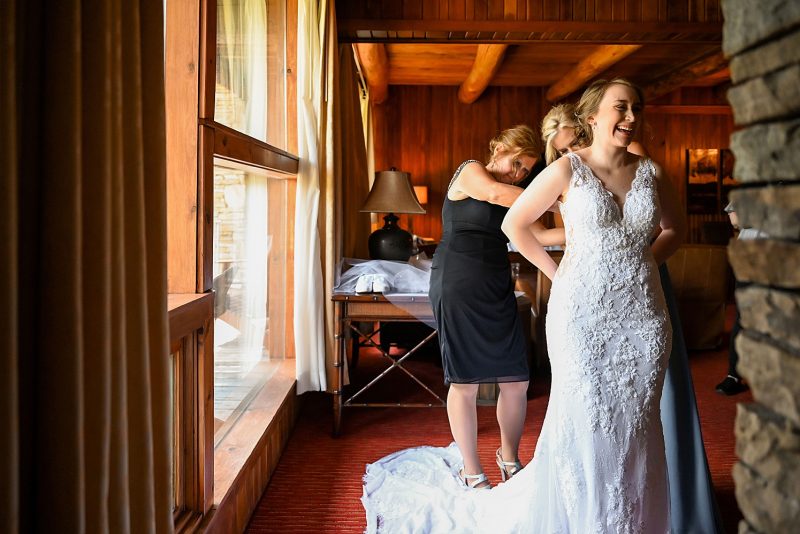 Seven Springs Wedding with Bold Colors. For more colorful wedding ideas, visit burghbrides.com!