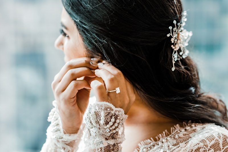 Luxe Art Deco Downtown Pittsburgh Wedding. For more modern wedding ideas, visit burghbrides.com!