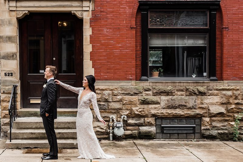 Luxe Art Deco Downtown Pittsburgh Wedding. For more modern wedding ideas, visit burghbrides.com!