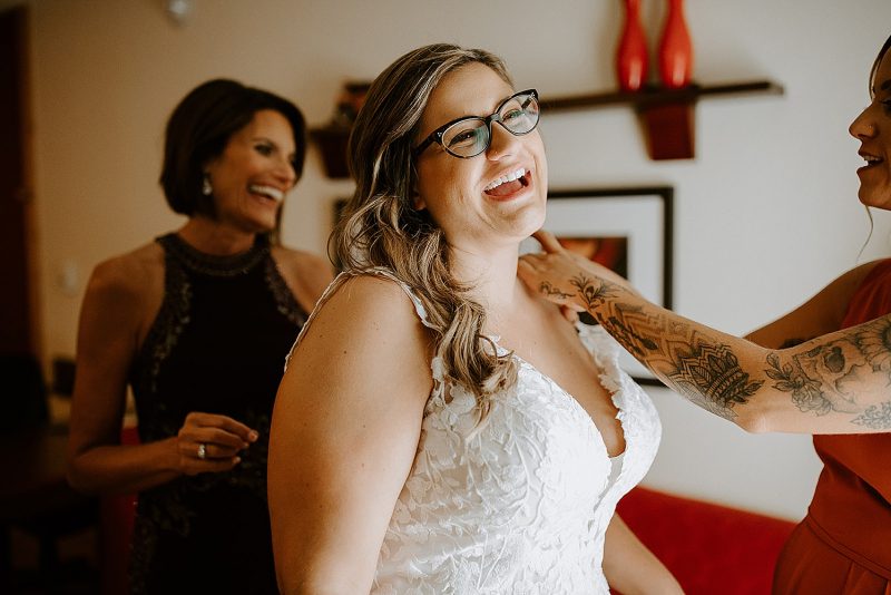 Edgewood Country Club Wedding with Nods to Pittsburgh. For more Pittsburgh wedding ideas, visit burghbrides.com!