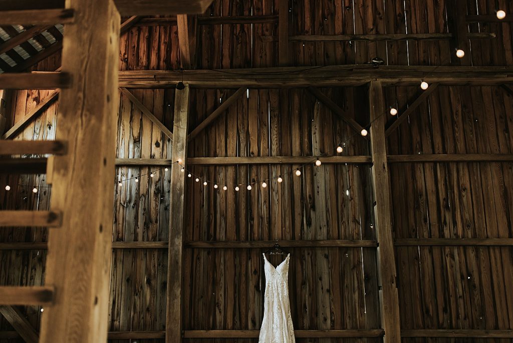 Willowbrook Wedding with Intimate Touches | Burgh Brides | Oakwood Photo + Video