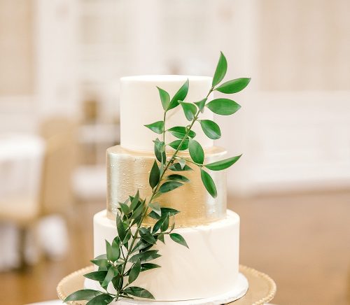 Jewel-Toned Wedding at the Pittsburgh Field Club. For more classic wedding ideas, visit burghbrides.com!
