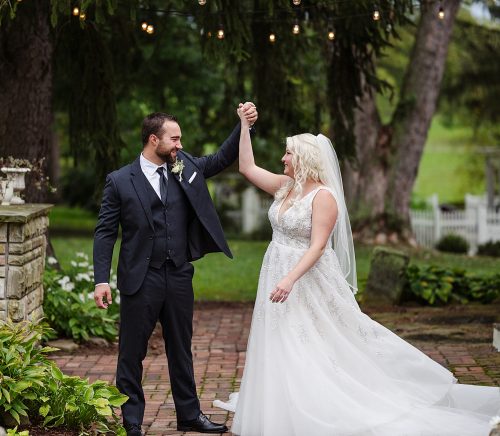 Shady Elms Farm Wedding with Mint Accents. For more rustic wedding ideas, visit burghbrides.com!
