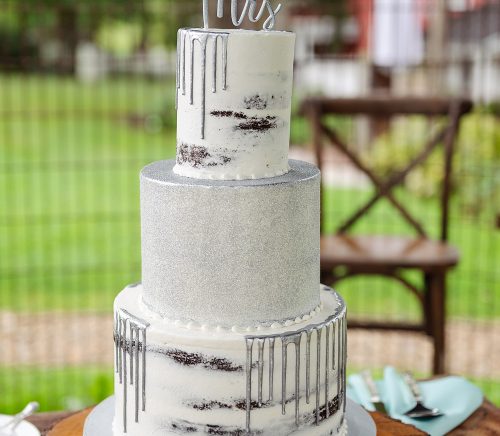 Shady Elms Farm Wedding with Mint Accents. For more rustic wedding ideas, visit burghbrides.com!
