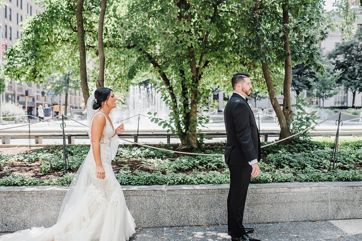 Timeless Fox Chapel Golf Club Wedding with Modern Twists. For more fine art wedding ideas, visit burghbrides.com!
