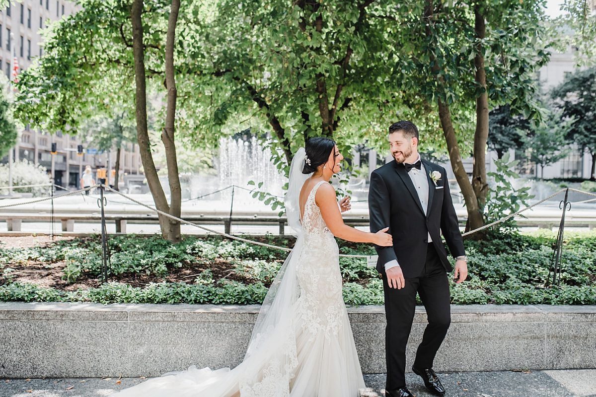 Timeless Fox Chapel Golf Club Wedding with Modern Twists. For more fine art wedding ideas, visit burghbrides.com!