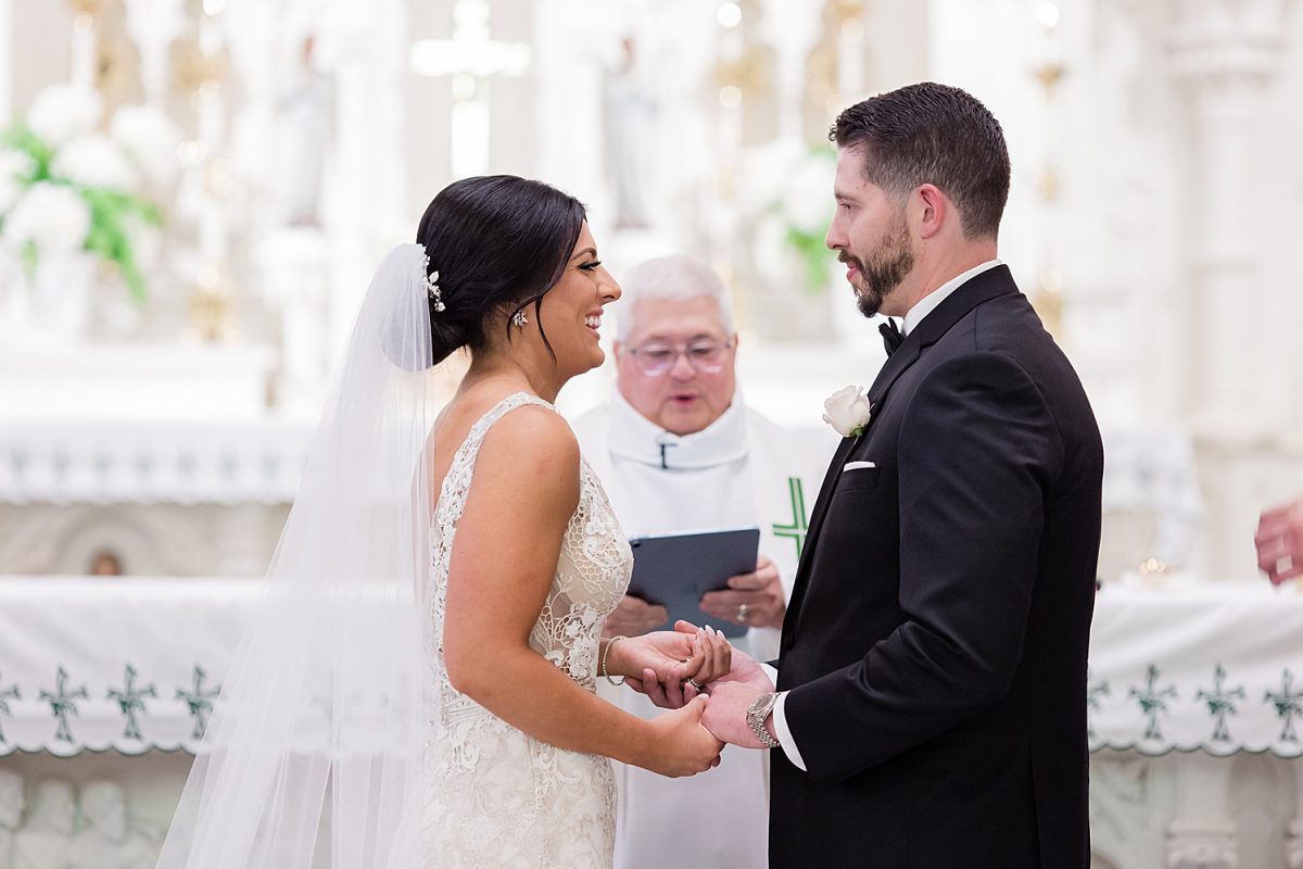 Timeless Fox Chapel Golf Club Wedding with Modern Twists. For more fine art wedding ideas, visit burghbrides.com!