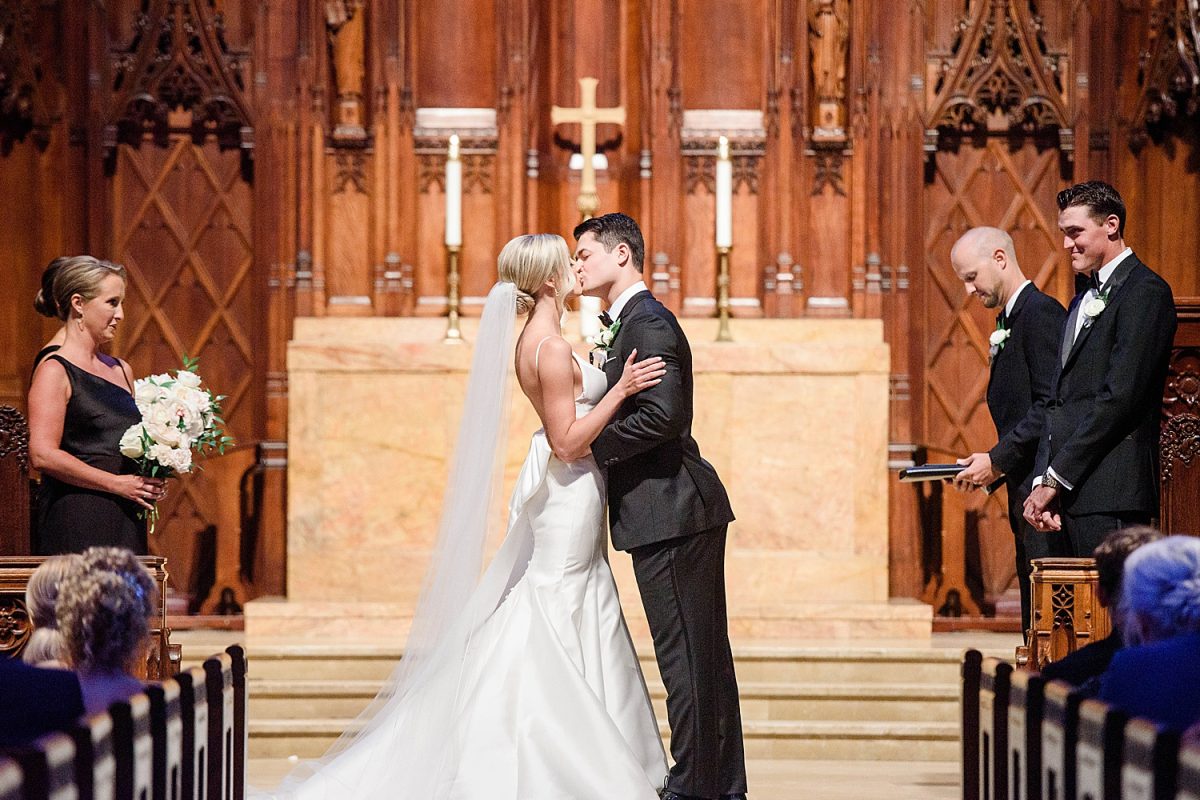 Radiant & Romantic Oakmont Country Club Wedding | Burgh Brides | Alison Mish Photography