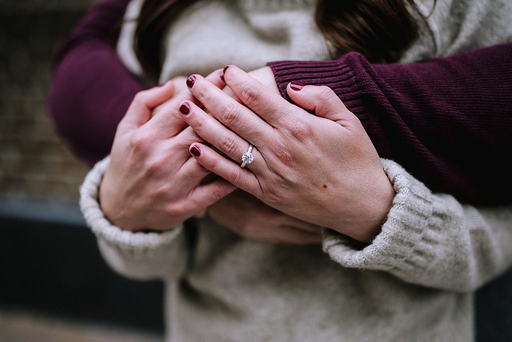 Christmasy Downtown Pittsburgh Engagement Session | Burgh Brides | Kaitlin Powell Photography