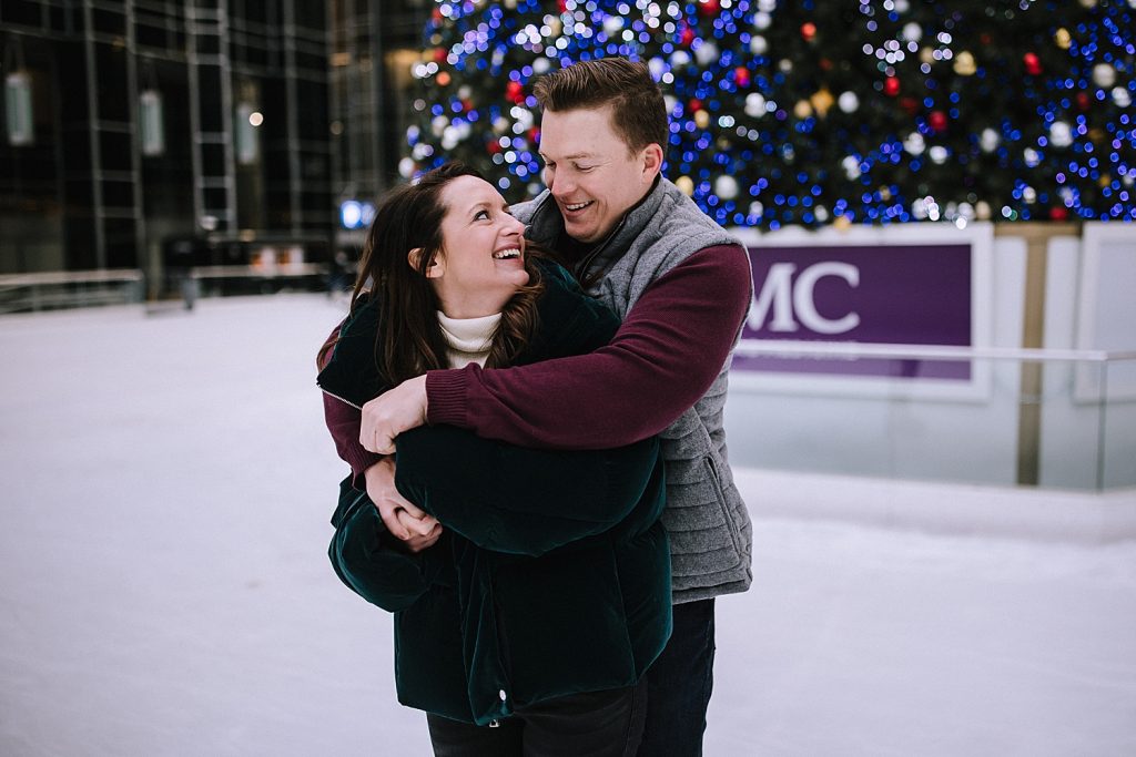 Christmasy Downtown Pittsburgh Engagement Session | Burgh Brides | Kaitlin Powell Photography