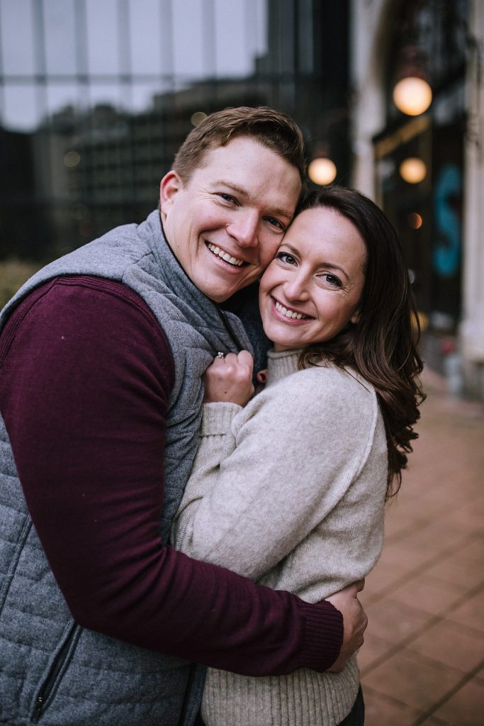 Christmasy Downtown Pittsburgh Engagement Session | Burgh Brides | Kaitlin Powell Photography