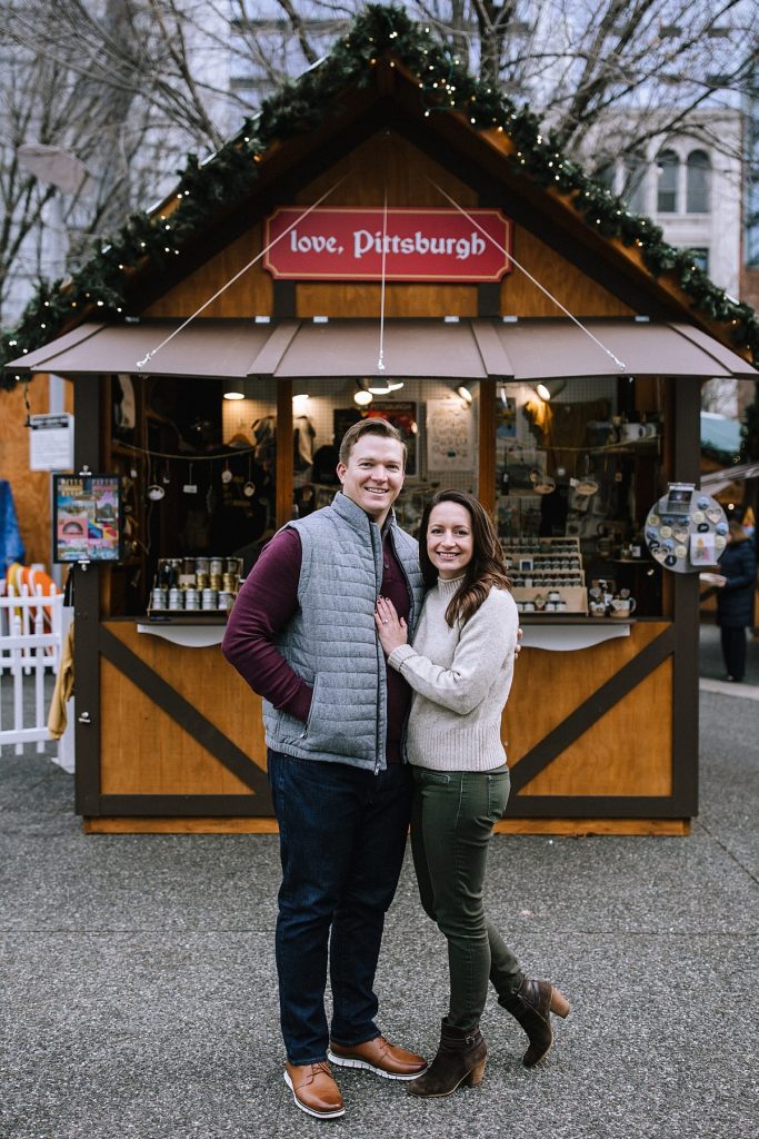 Christmasy Downtown Pittsburgh Engagement Session | Burgh Brides | Kaitlin Powell Photography