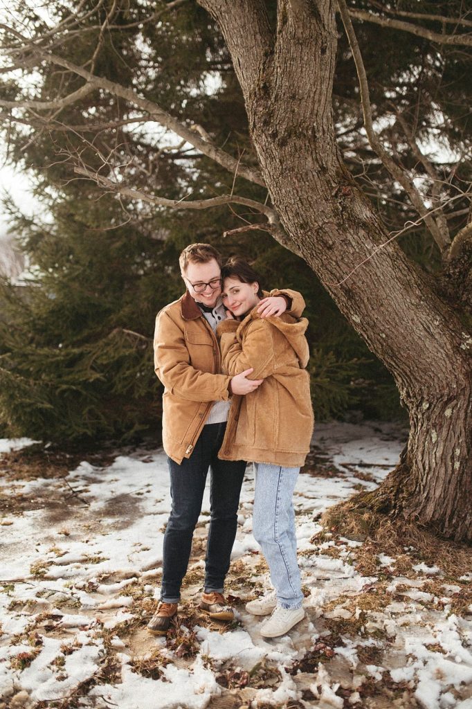 Cozy Cabin Engagement Session | Burgh Brides | Whitling Photography