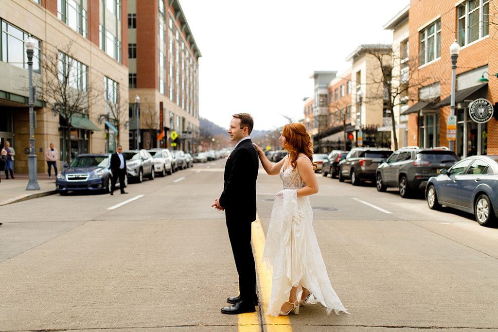 Laid Back Moody MuseumLab Wedding | Burgh Brides | Alexa Frankovitch Photography