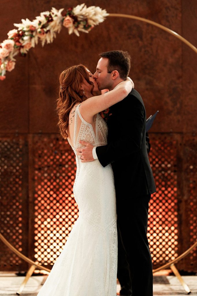 Laid Back Moody MuseumLab Wedding | Burgh Brides | Alexa Frankovitch Photography