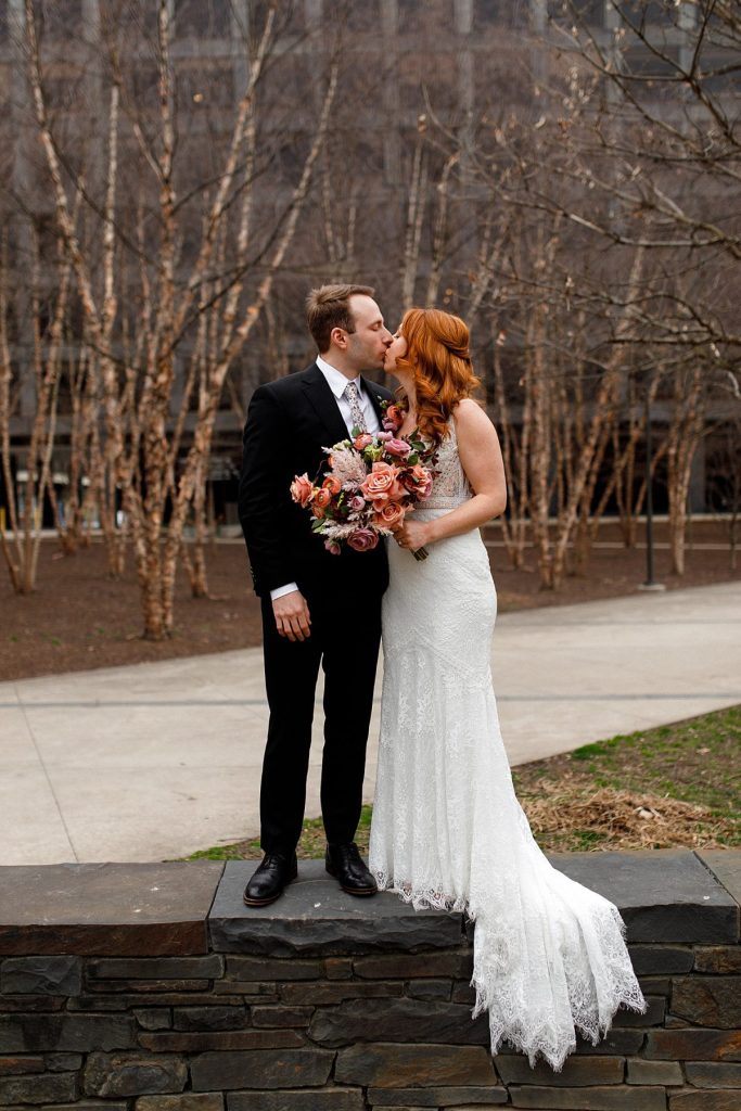 Laid Back Moody MuseumLab Wedding | Burgh Brides | Alexa Frankovitch Photography