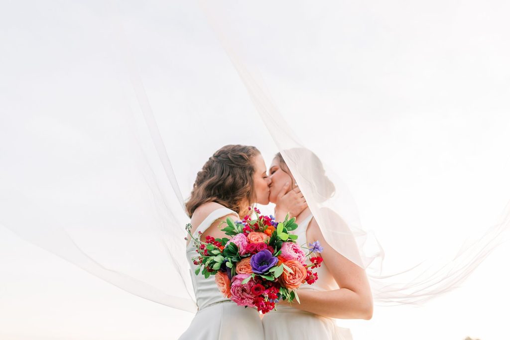 Colorful Treesdale Golf & Country Club Wedding | Burgh Brides | Anne Troxel Photography