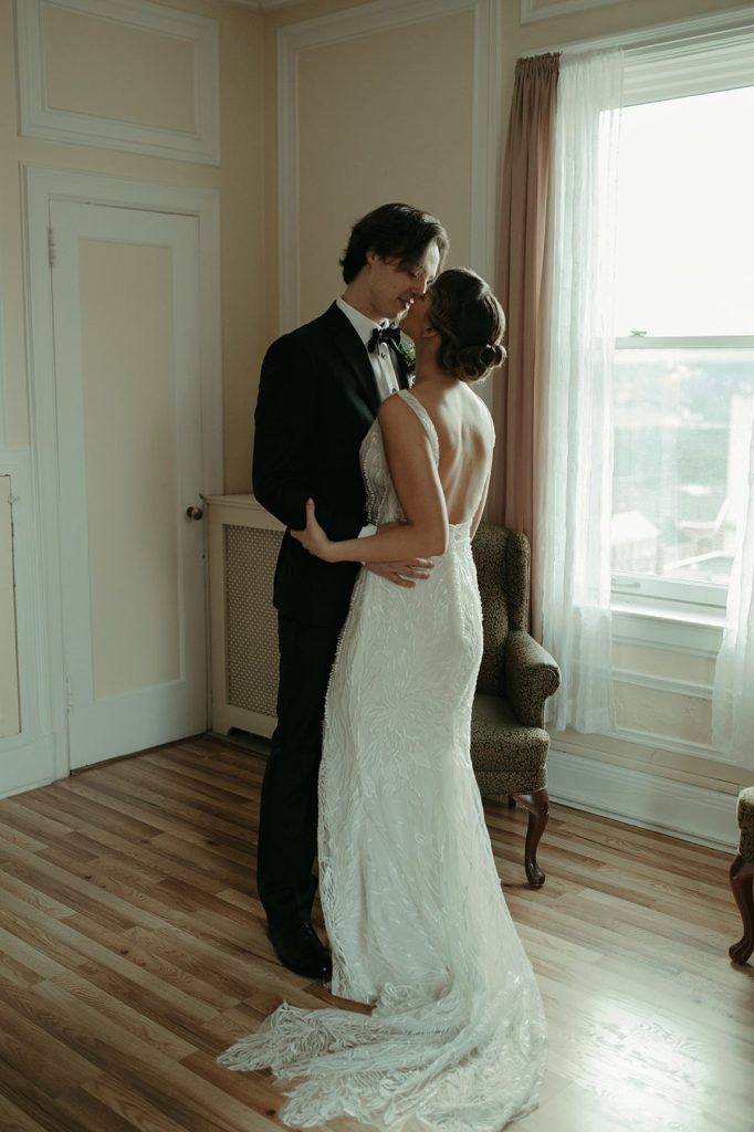 Art Deco Inspired Wedding at The George Washington Hotel | Burgh Brides | Liza Kirk Photography