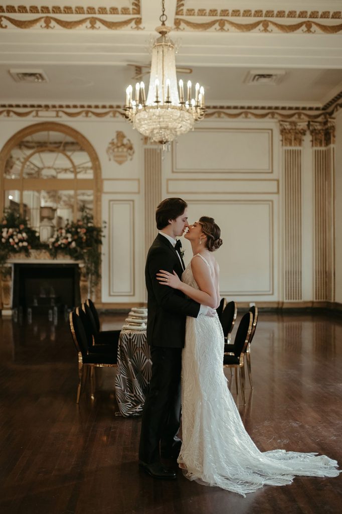 Art Deco Inspired Wedding at The George Washington Hotel | Burgh Brides | Liza Kirk Photography