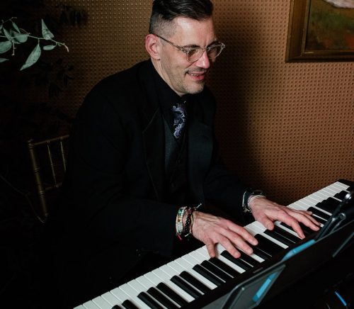 Arev Music Entertainment | Pittsburgh Wedding Musicians | Burgh Brides
