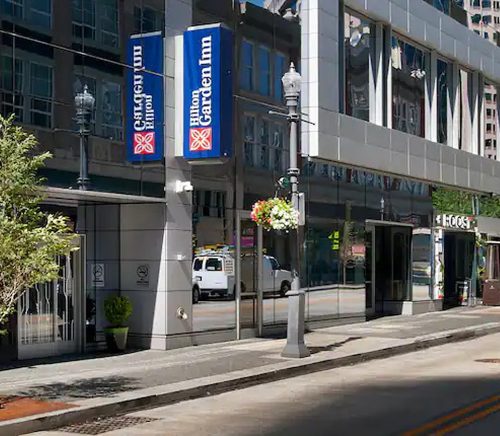 Hilton Garden Inn Pittsburgh Downtown | Pittsburgh Wedding Accommodations | Burgh Brides