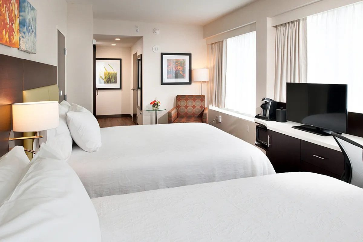 Hilton Garden Inn Pittsburgh Downtown | Pittsburgh Wedding Accommodations | Burgh Brides