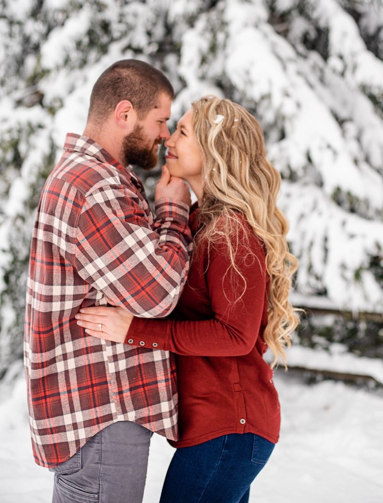 Impromptu Winter Engagement Shoot Chases New Fallen Snow | Burgh Brides | Kashia Lee Photography