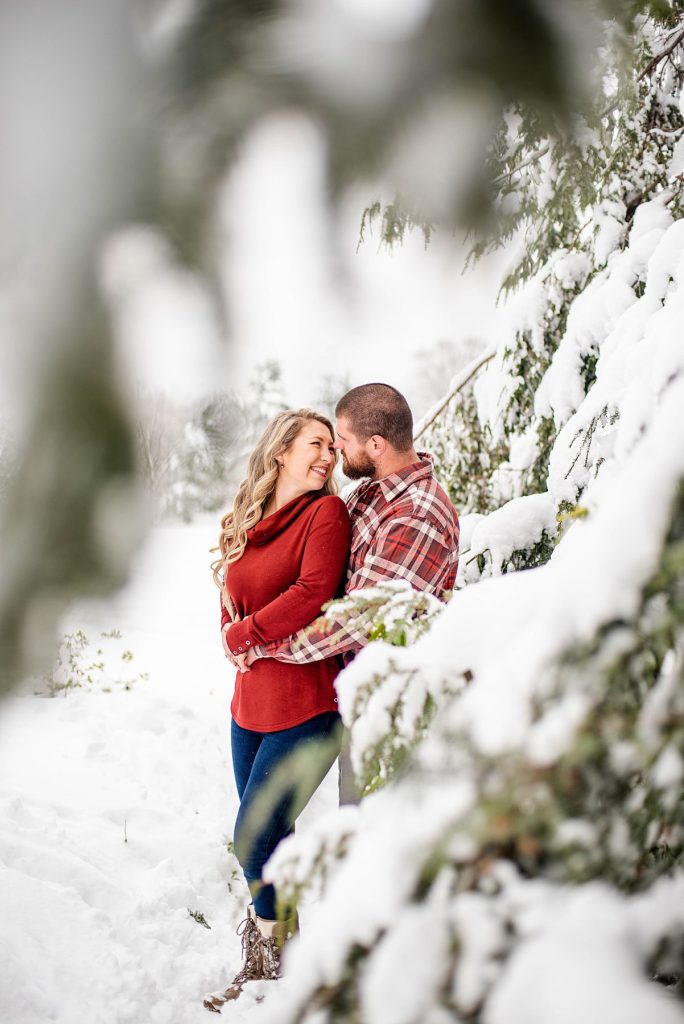 Impromptu Winter Engagement Shoot Chases New Fallen Snow | Burgh Brides | Kashia Lee Photography