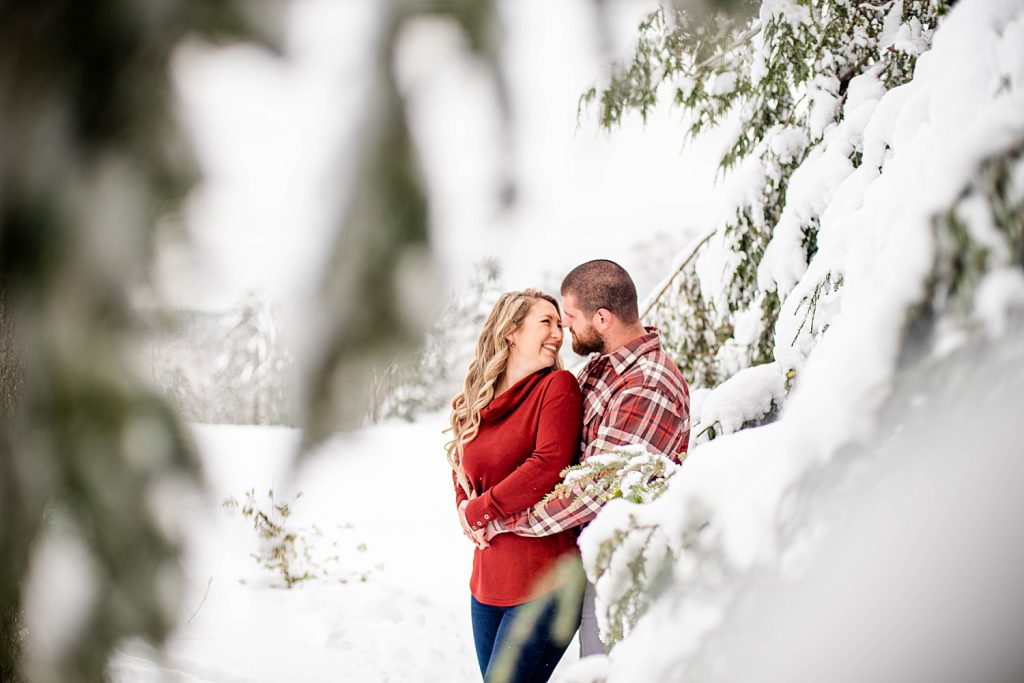 Impromptu Winter Engagement Shoot Chases New Fallen Snow | Burgh Brides | Kashia Lee Photography