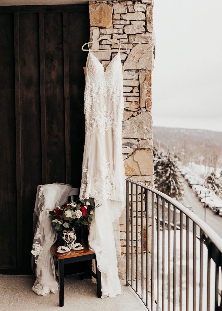 Snowy But Warm Seven Springs Wedding | Burgh Brides | Alyssa Vanston Photography