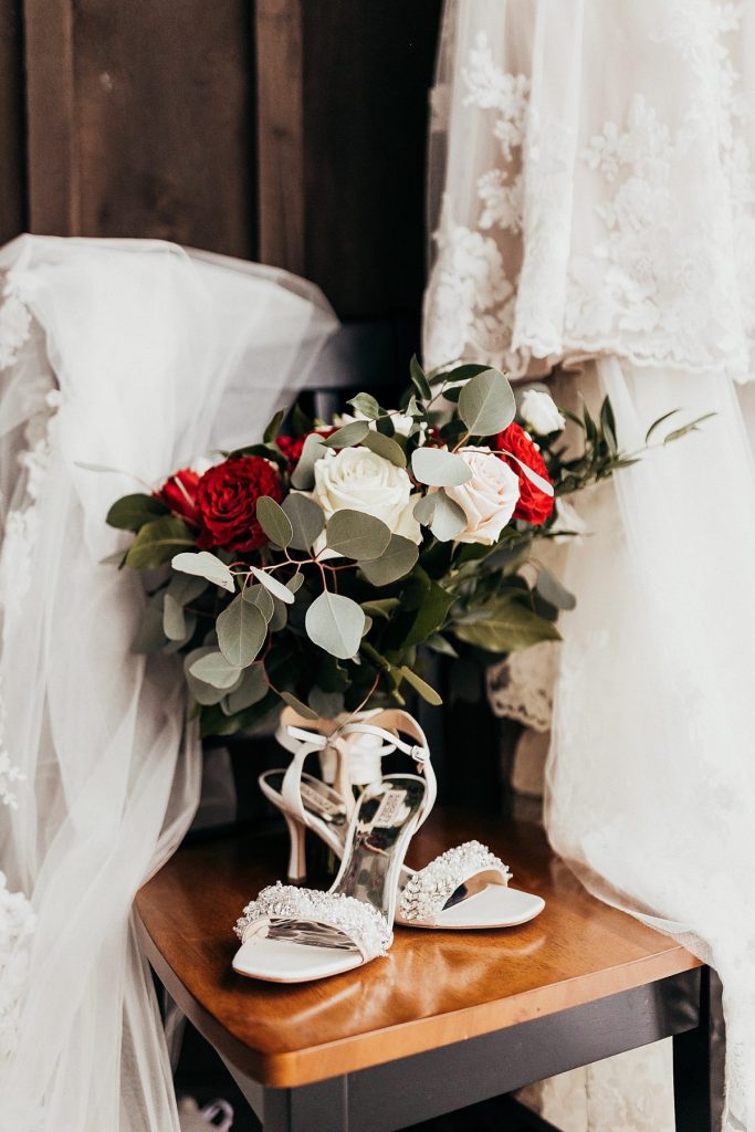 Snowy But Warm Seven Springs Wedding | Burgh Brides | Alyssa Vanston Photography