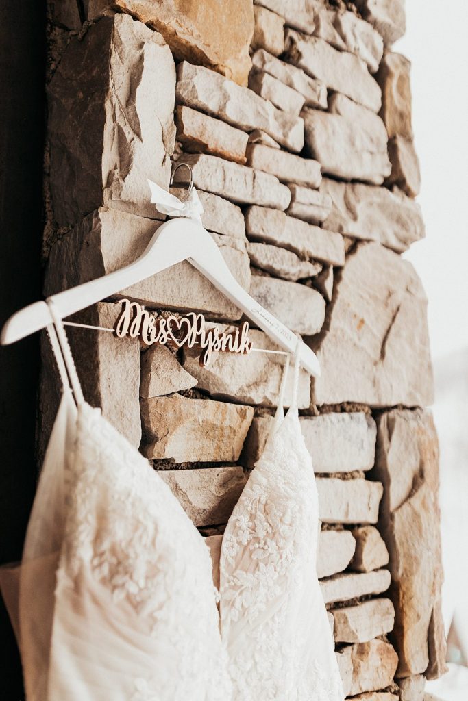 Snowy But Warm Seven Springs Wedding | Burgh Brides | Alyssa Vanston Photography