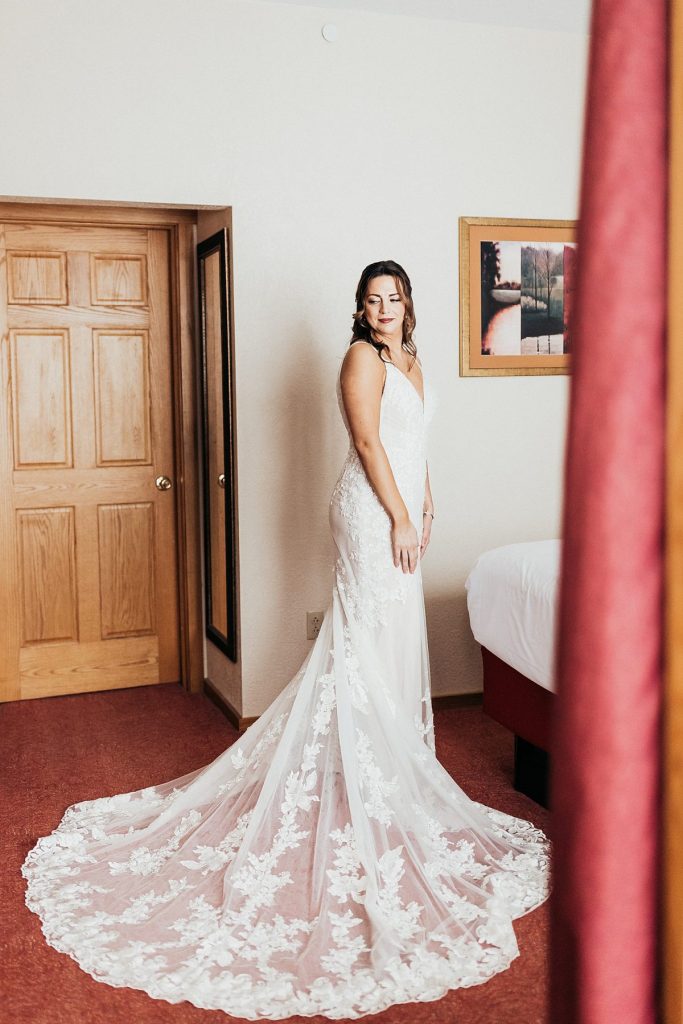 Snowy But Warm Seven Springs Wedding | Burgh Brides | Alyssa Vanston Photography