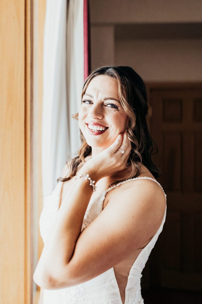 Snowy But Warm Seven Springs Wedding | Burgh Brides | Alyssa Vanston Photography