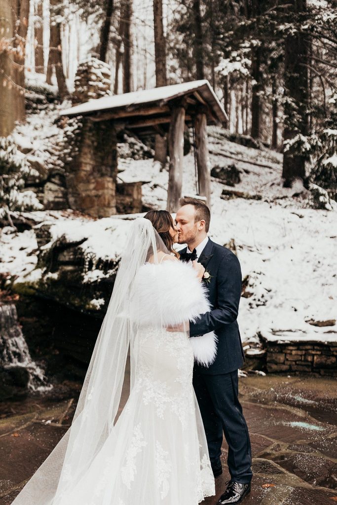 Snowy But Warm Seven Springs Wedding | Burgh Brides | Alyssa Vanston Photography