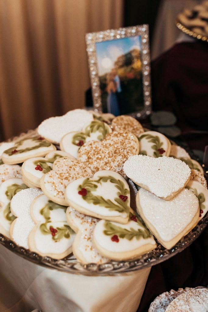 Snowy But Warm Seven Springs Wedding | Burgh Brides | Alyssa Vanston Photography