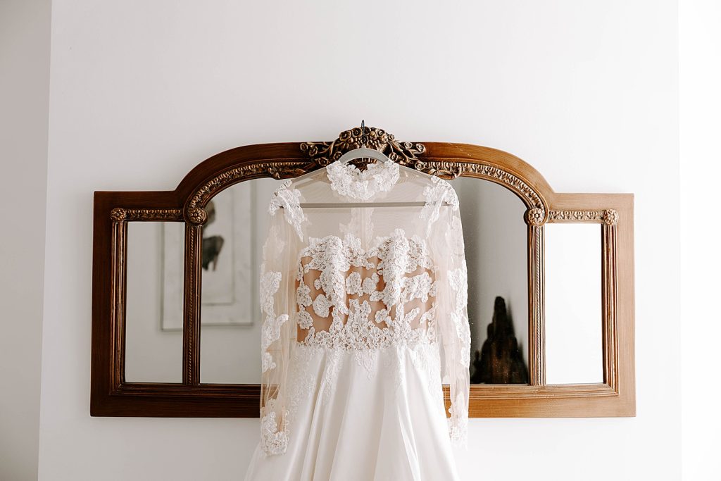 Vintage Inspired Winter Wedding at Soldiers & Sailors | Burgh Brides | Rachel Wehan Photography