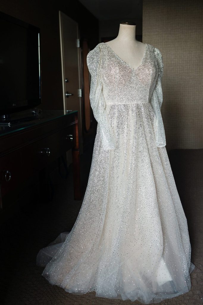 Sparkling & Heartfelt Winter Wedding At The Fez | Burgh Brides | Kristen Wynn Photography