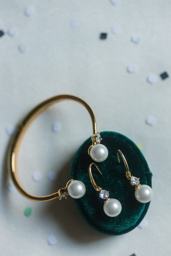 Sparkling & Heartfelt Winter Wedding At The Fez | Burgh Brides | Kristen Wynn Photography